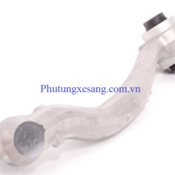 Càng nhôm cong trước trái Mercedes E