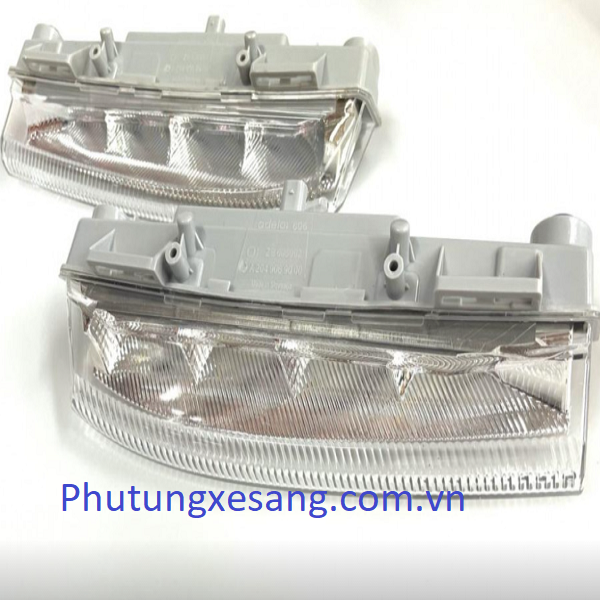 Đèn gầm phải Mercedes C200 C250 C300 Đèn gầm phải Mercedes C200 C250 C300