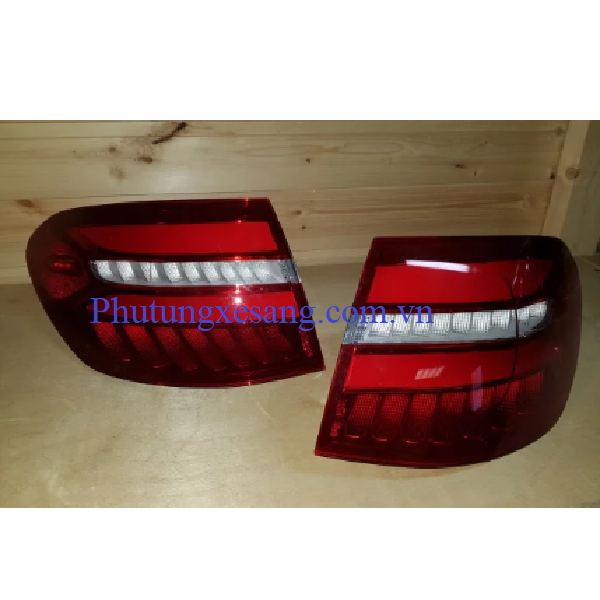 Đèn hậu trái Mercedes GLC200 GLC220 Đèn hậu trái Mercedes GLC200 GLC220