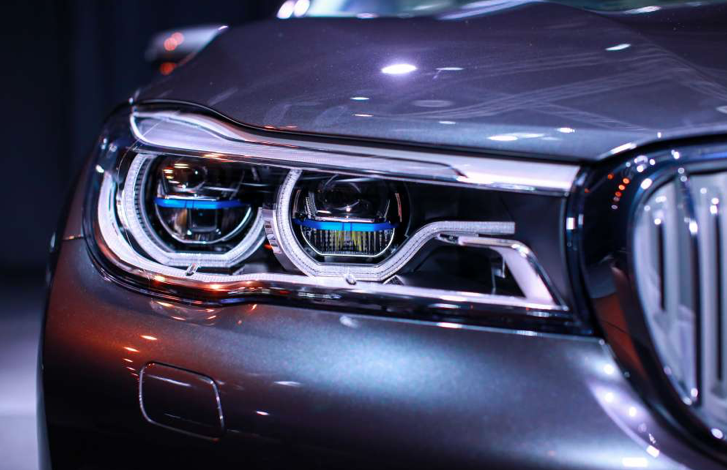Đèn pha phụ tùng BMW