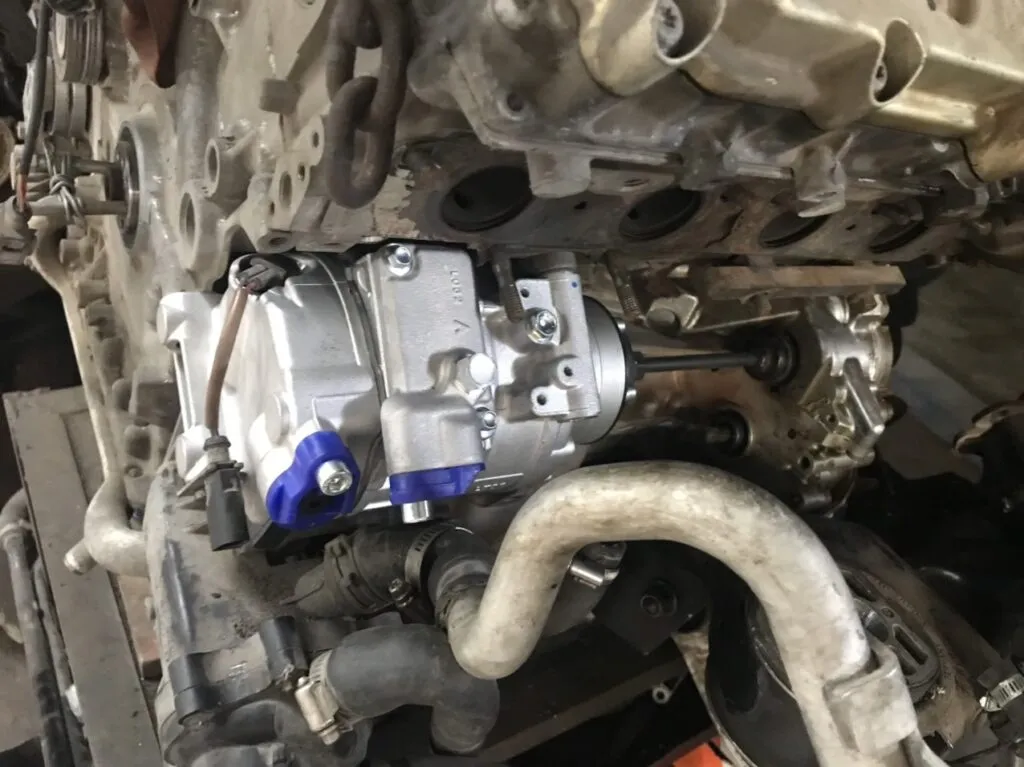 Lốc điều hòa lắp trên audi a8