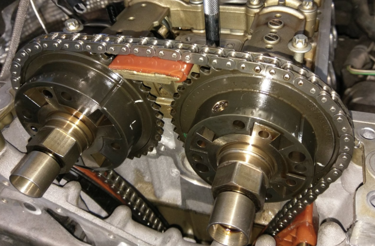 Bánh răng cam Mercedes C200 những dấu hiệu hỏng hóc 814 Bánh răng cam Mercedes C200
