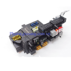 Hộp cầu chì sau phải Mercdes C300 C3
