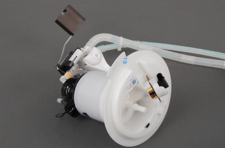 Thay thế định kỳ lọc xăng và bơm xăng Mercedes E250 682 Bơm xăng sơ cấp Mercedes