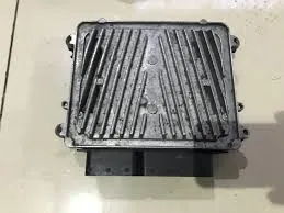 Hộp điều khiển động cơ Mercedes Hộp điều khiển động cơ Mercedes