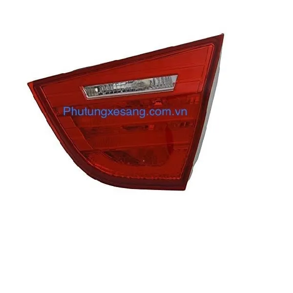 Đèn hậu miếng trong phải BMW 328i Đèn hậu miếng trong phải BMW 328i