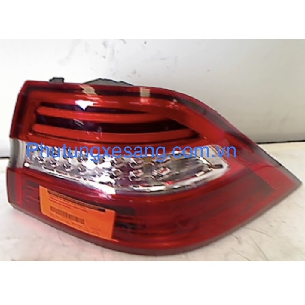 Đèn hậu miếng ngoài phải Mercedes ML Đèn hậu miếng ngoài phải Mercedes ML