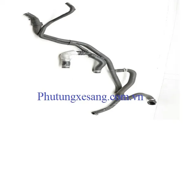 Ống nước làm mát vào bình nước phụ Ống nước làm mát vào bình nước phụ