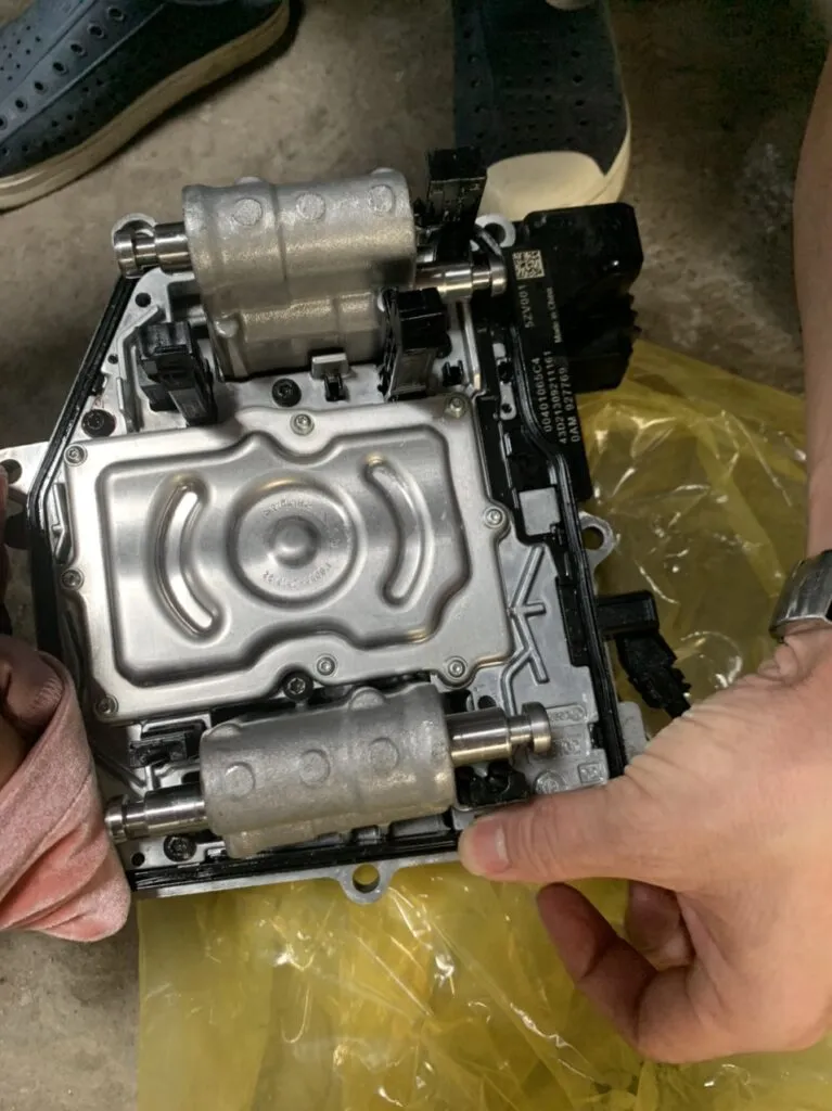 Hộp số tự động audi A3,A4 không vào được số không chuyển số 6 Hộp điều khiển hộp số liền van thủy lực