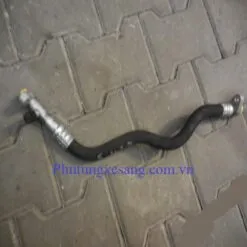 Ống từ điều hòa vào giàn Mercedes S