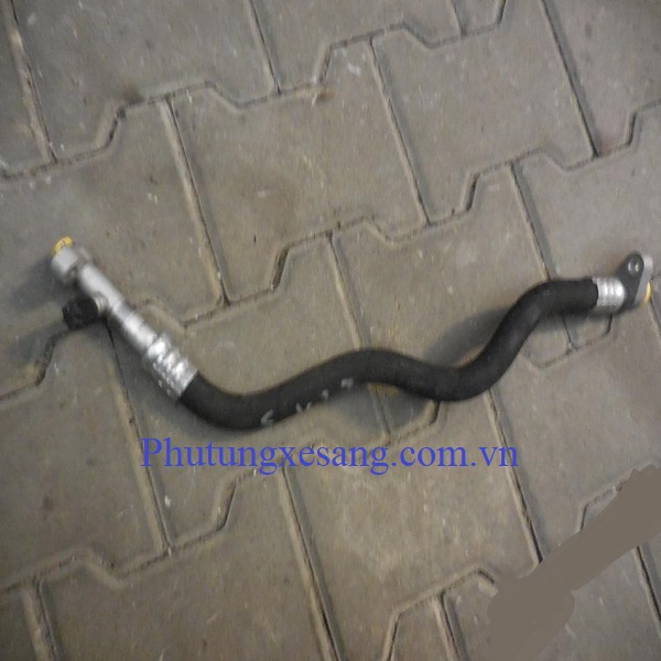 Ống từ điều hòa vào giàn Mercedes S Ống từ điều hòa vào giàn Mercedes S