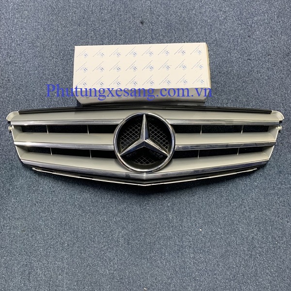 Mặt ca lăng Mercedes C200 C250 C300 Mặt ca lăng Mercedes C200 C250 C300
