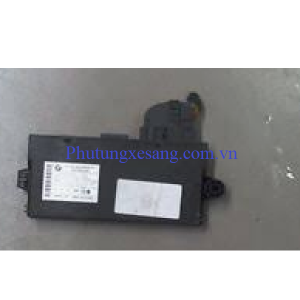 Nẹp crom cản sau trái Mercedes E250 Nẹp crom cản sau trái Mercedes E250