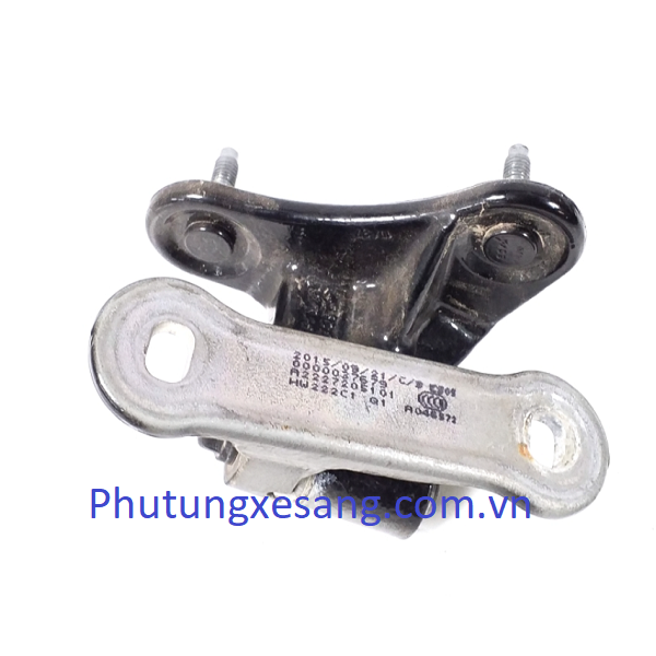 Bản lề dưới cửa trước trái Mercede Bản lề dưới cửa trước trái Mercede