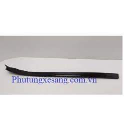 Nẹp kính chắn gió phải Mercedes GLA250 W156 2015-2019-A1566900282
