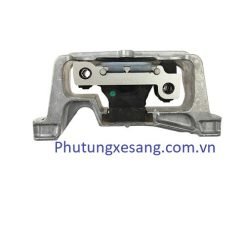 Chân máy phải Mercedes GLA250 CLA250 W156-A2462402417, A2462402517, A2462401717