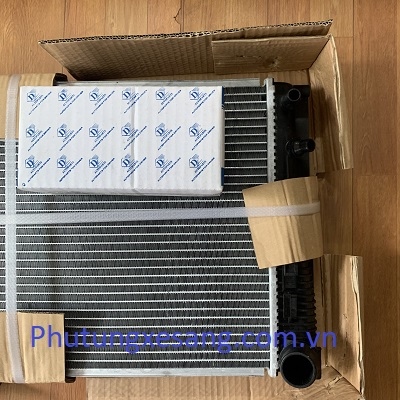 Két nước làm mát BMW 520i 528i F07 F10 F11 N20-17118672011 Két nước làm mát BMW 520i 528i F07 F10 F11 N20-17118672011