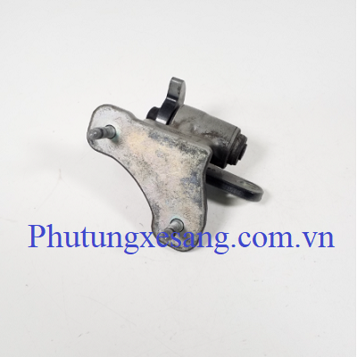 Bản lề cửa trước trái dưới Mercedes E250 E350 E400 E550 C250 C300 C350 E63 C36 AMG-A2047201737 Bản lề cửa trước trái dưới Mercedes E250 E350 E400 E550 C250 C300 C350 E63 C36 AMG-A2047201737