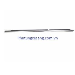 Nẹp chân kính cửa ngoài trước phải Mercedes C200 C250 C300 C350 W204 2011-2014-A2047251665