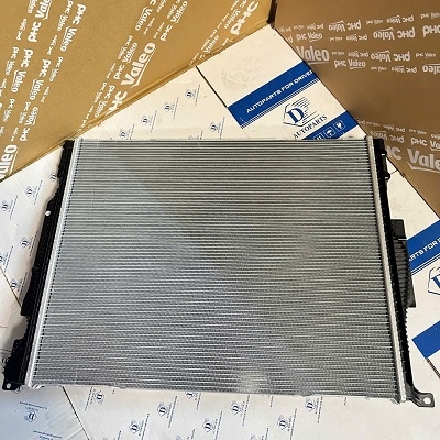 Két nước BMW 128i 320i 420i F30 F31 F22 F20 2015-2019-17118625426, 17118482624 Két nước BMW 128i 320i 420i F30 F31 F22 F20 2015-2019-17118625426, 17118482624