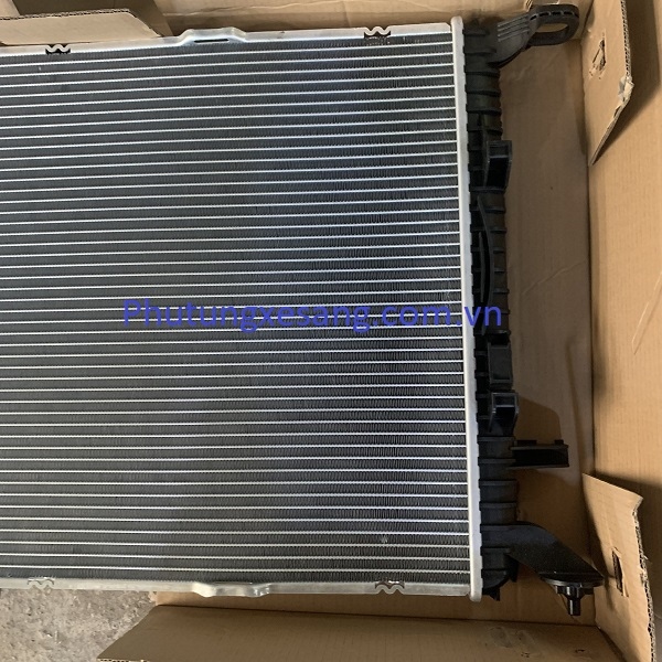 Két nước làm mát Audi A4 A5 A6 Q3 2.0T-8K0121251L-8K0121 Két nước làm mát Audi A4 A5 A6 Q3 2.0T-8K0121251L-8K0121