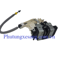 Cơ cấu khoá cửa sau trái Mercedes C63 AMG 2012-A2047303935, A2047300335, A2047301335