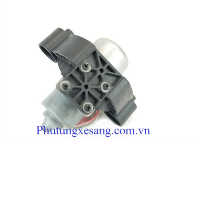 Bơm chân không Mercedes C180 C200 C200K W203 Bơm chân không Mercedes C180 C200 C200K W203